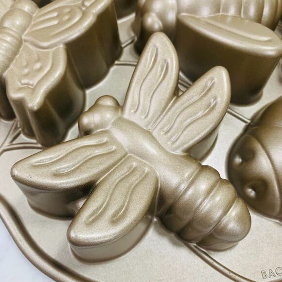 WILLIAMS-SONOMA Nordic Ware Backyard Cakelet Pan 5 Cups Gold Baking Mold USA NWT - Picture 3 of 10